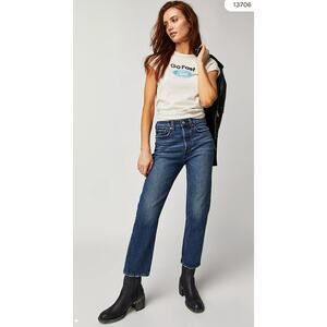 Levis Wedgie Straight Leg Denim Jeans Dark Wash 27